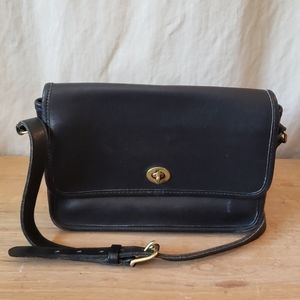 Vintage COACH black 118 crossbody bag